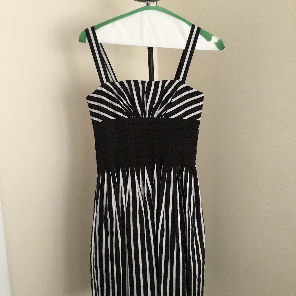 White House Black Market dress size 2
